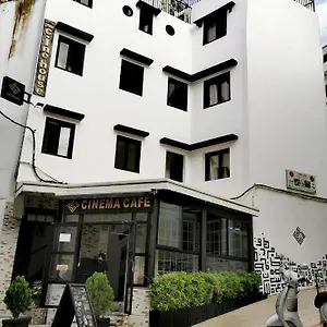 Cine House Pensión